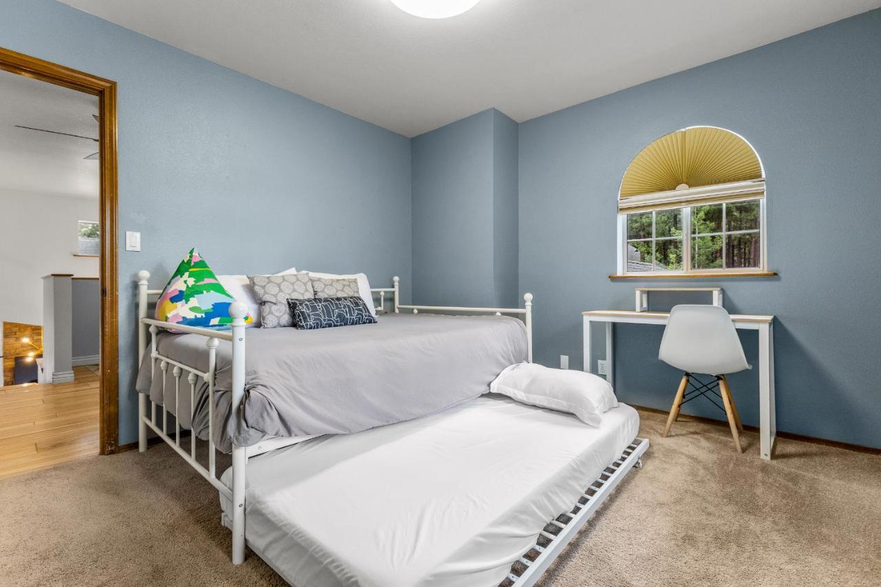 Family Friendly Escape~ Close To Downtown ~Airport ~Sedona & Grand Canyon แฟลกสตาฟ ภายนอก รูปภาพ