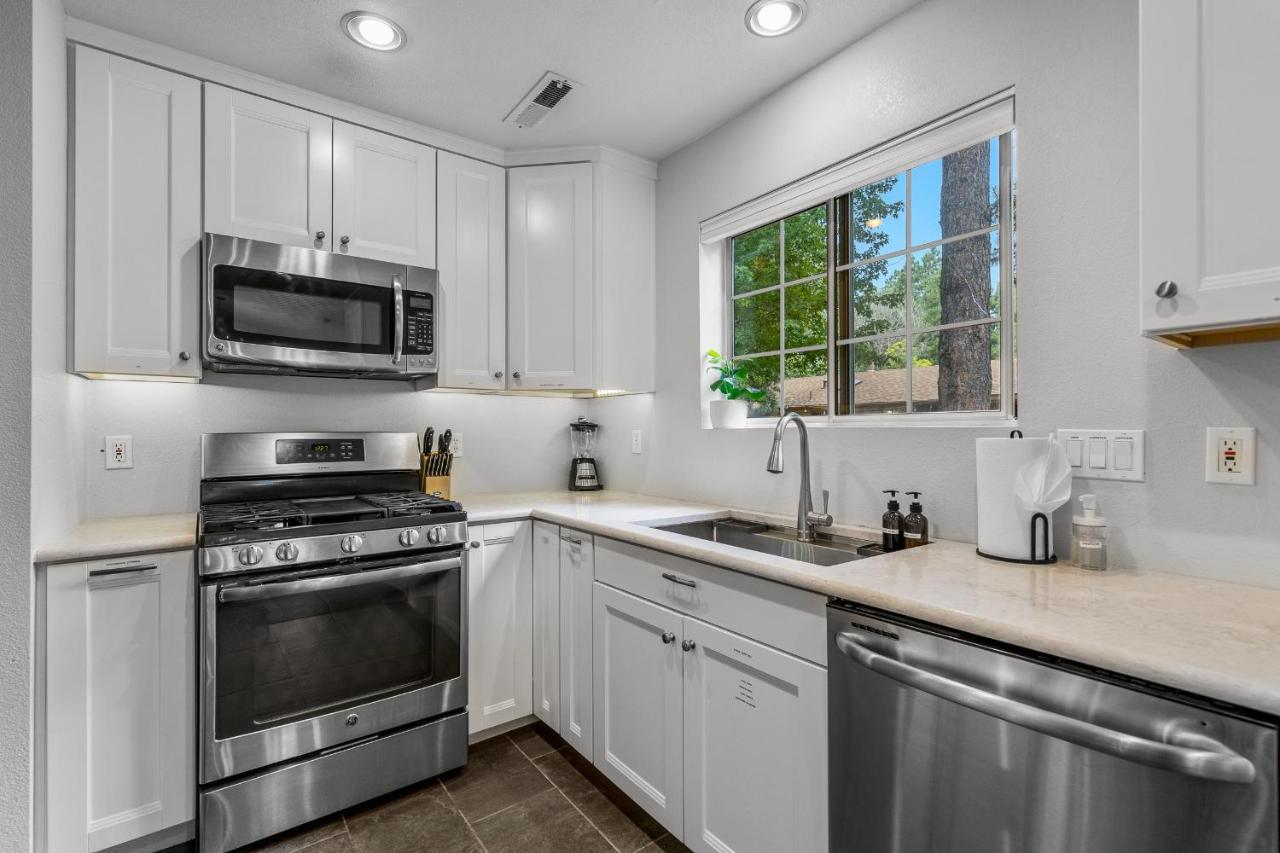 Family Friendly Escape~ Close To Downtown ~Airport ~Sedona & Grand Canyon แฟลกสตาฟ ภายนอก รูปภาพ